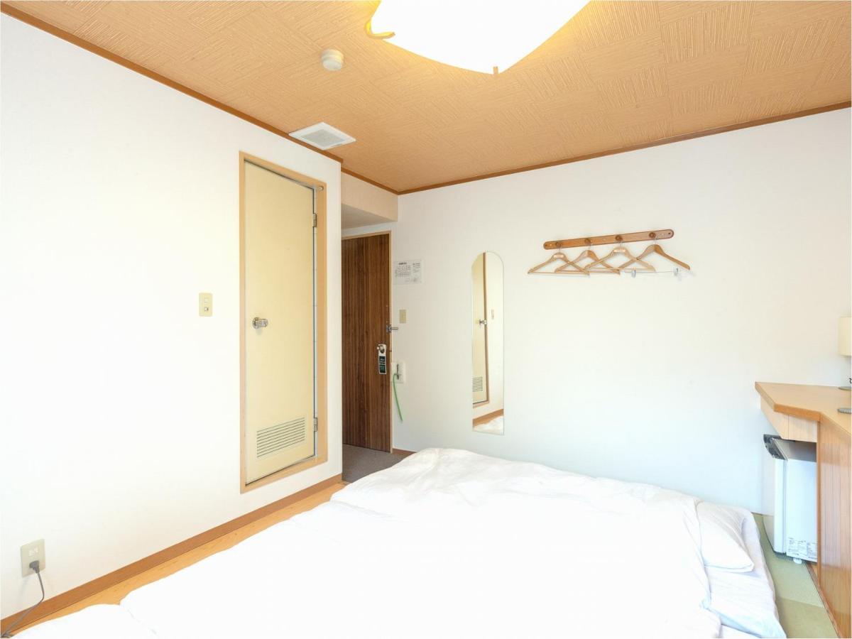 Business Hotel Yanagi Kitakyushu Kokura Esterno foto